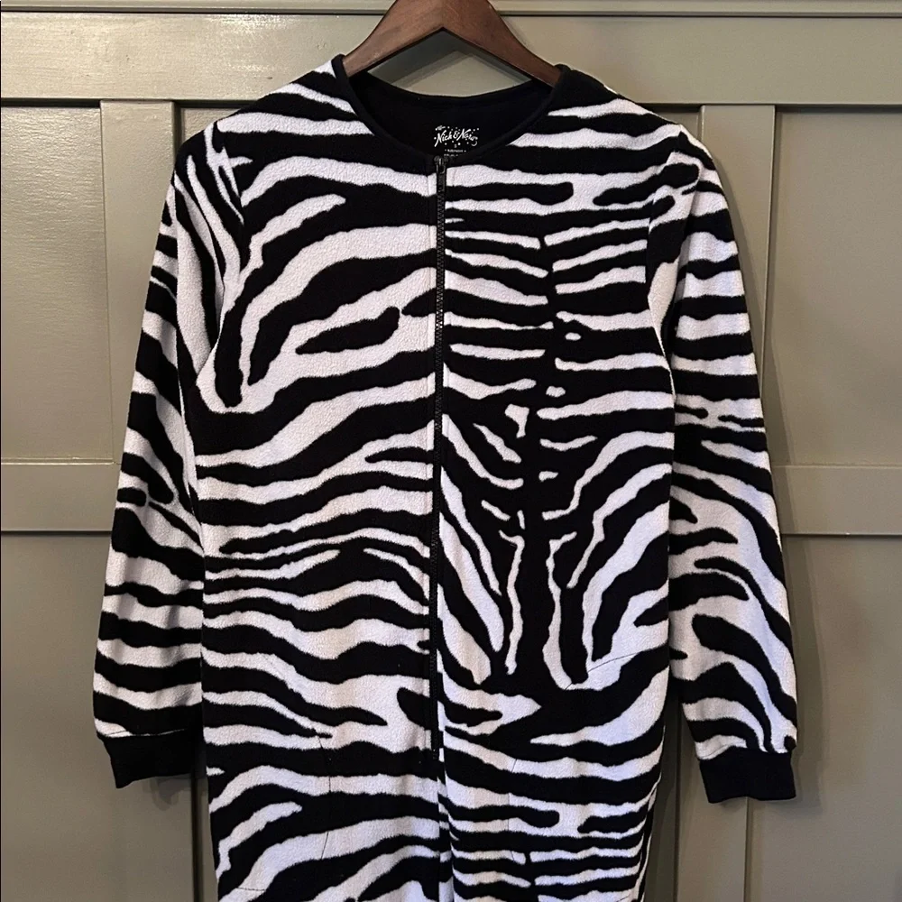 Nick & Nora Zebra Footie Pajama Onesie Jumpsuit Costume Black White Size Small